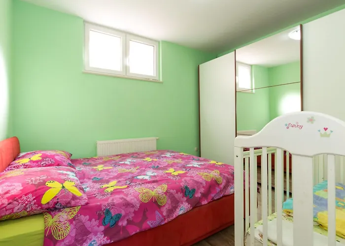 Mar * كوسترينا